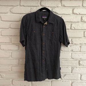 Patagonia Mens XS lightweight short sleeve